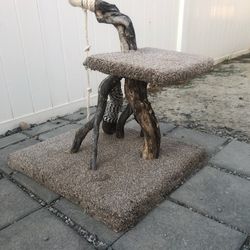 Cat Stand/ Scratching Post
