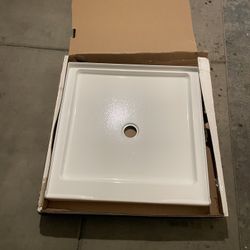 Delta Classic 500 36 in. L x 36 in. W Alcove Shower Pan Base with Center Drain in High Gloss White 