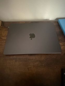 2024 MacBook Pro 14” M4 — 16GB RAM / 1TB SSD
