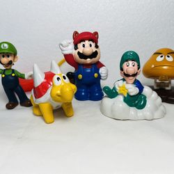 Vintage Mario Bros 2 by Nintendo meal toys 5 piece lot