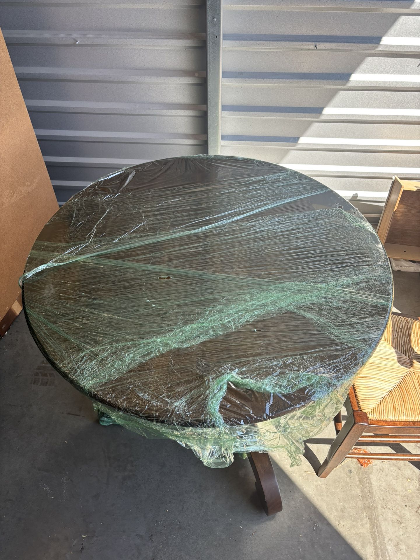 Dining Room Table Round