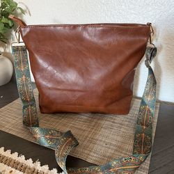 Women’s Cross bag ✨new✨