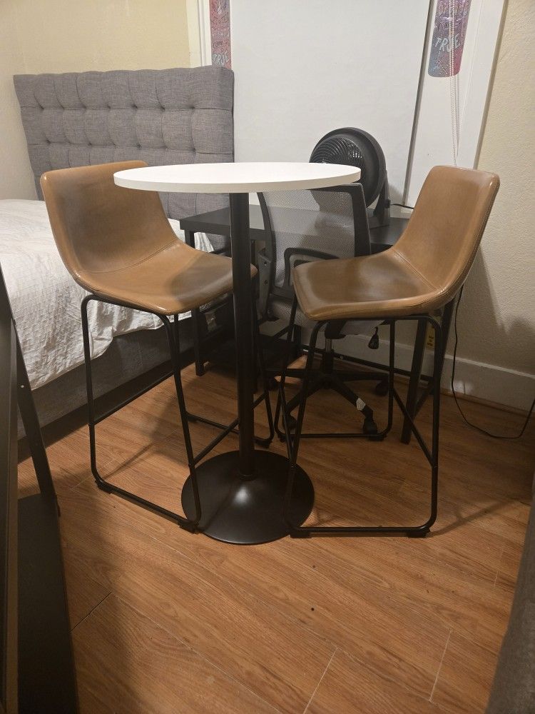 Mesa Alta Con Dos Sillas