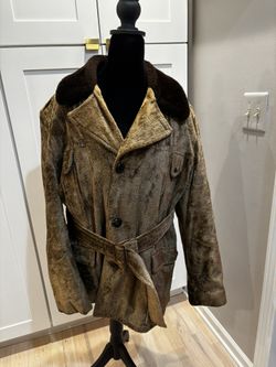 Men’s 1970s Belted Shearling Coat Size 42 Great Condition
