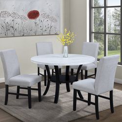 5 pc dining set.  New in a box.           Comedor de 5 piezas Nuevo en caja