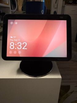 Echo Show 8 (2nd Gen) w/stand