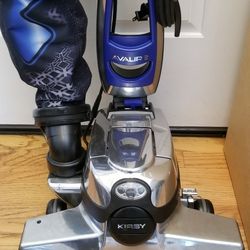 NEW cond KIRBY AVALIR2 VACUUM WITH COMPLETE ATTACHMENTS. , SHAMPOO. , ZIP BRUSH. , WORKS EXCELLENT  , IN THE BOX 