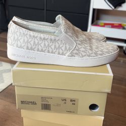 Michael Kors Vanilla Signature Print Slip On Shoes