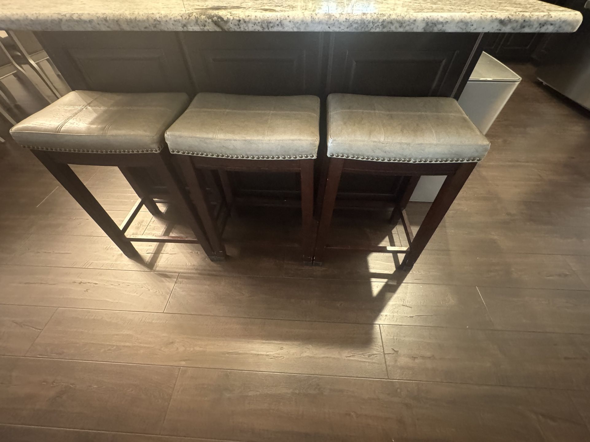 3 Bar Stool Set Brown Great condition