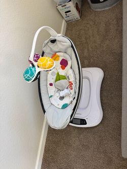 4moms mamaRoo Baby Swing with Mobile