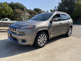 2016 Jeeb. Cherokee over land Low mileage 39k only