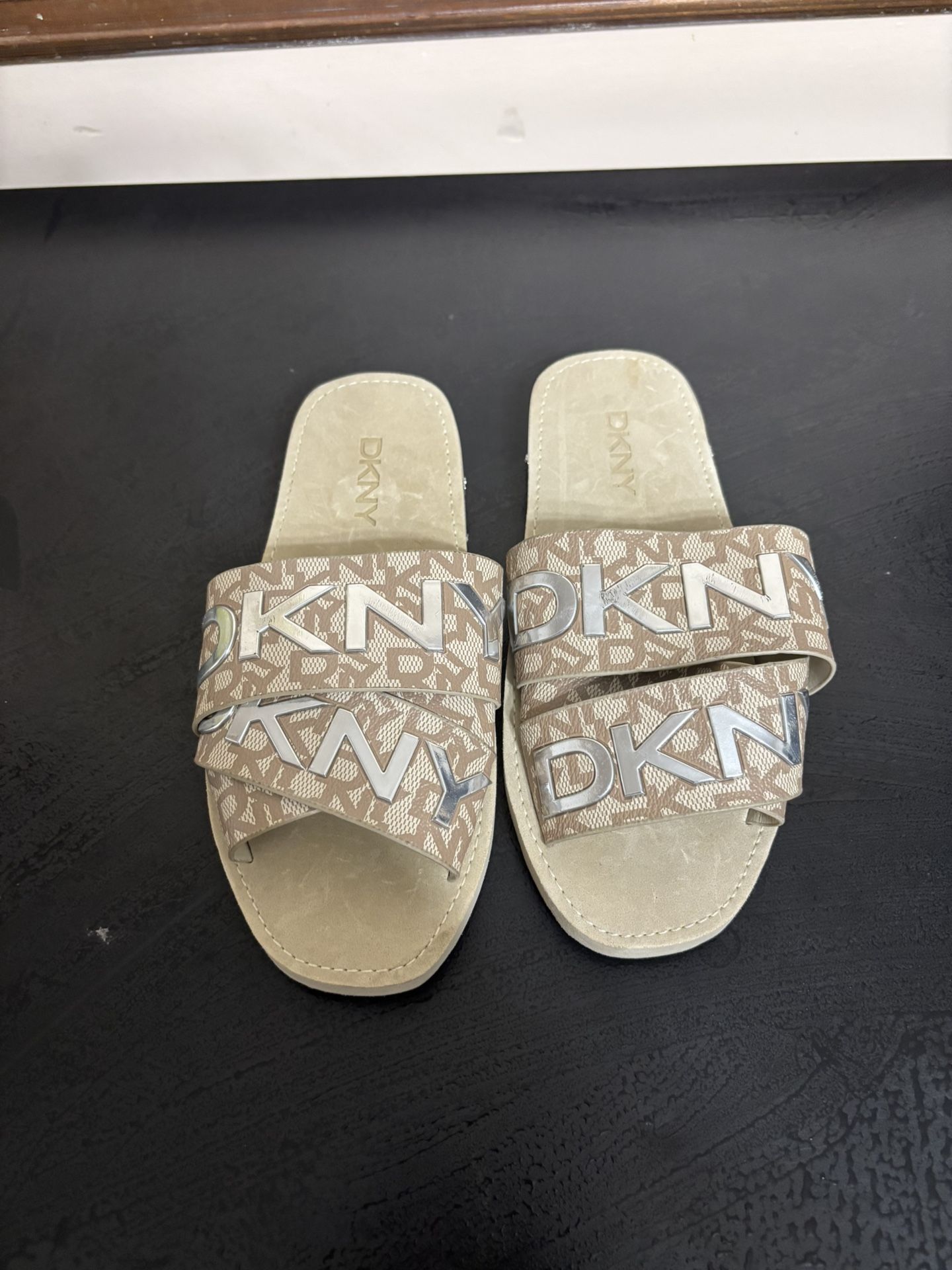 Dkny