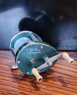 Vintage Shakespeare No. 1926 Direct Drive Baitcasting Reel
