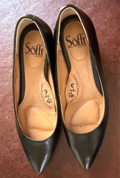 Söfft Black Leather Pointed-Toe Heels