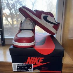 Air Jordan 1 Retro Low "Chicago"Men's ShoesSize: M 7 / W 8.5