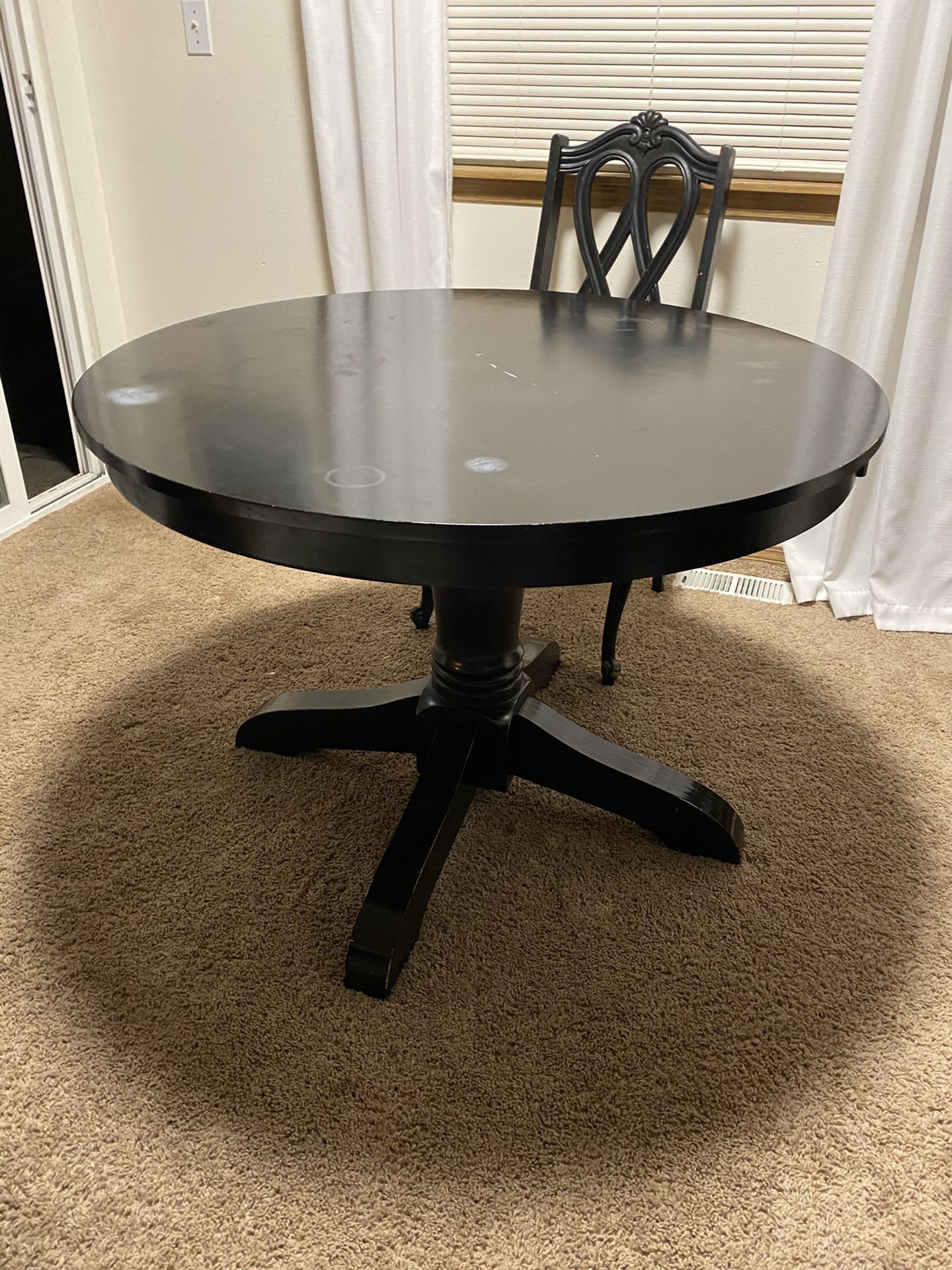 FREE!!! Kitchen table with 4 chairs **pending pick up**