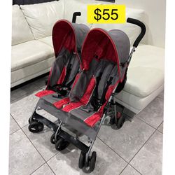 Double umbrella stroller, recliner, light, foldable, travel $55 / Coche niños doble