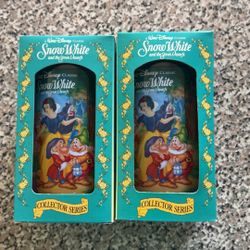 Walt Disney Collector Series glasses featuring Snow White and the Seven Dwarfs