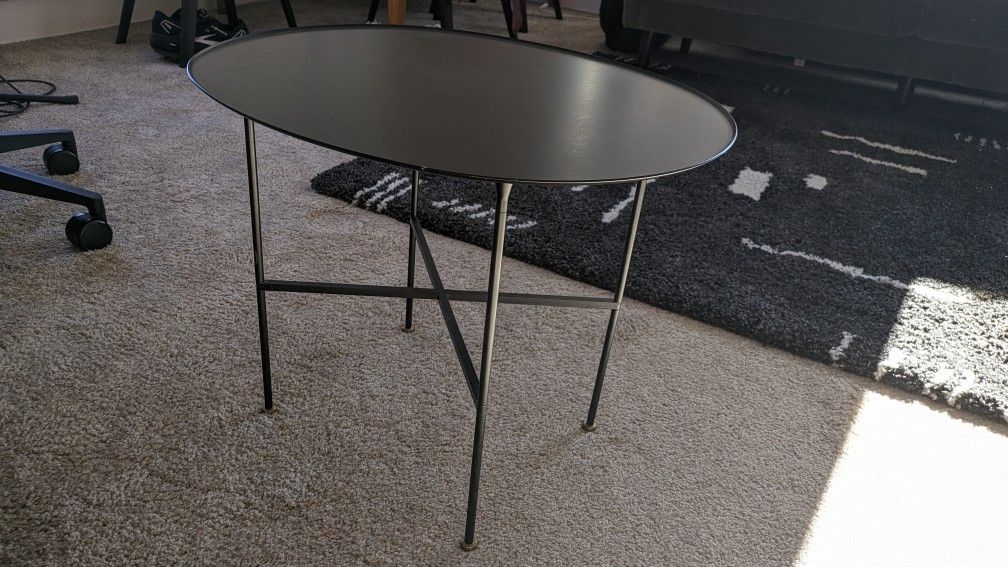 Kontrast Brut Table