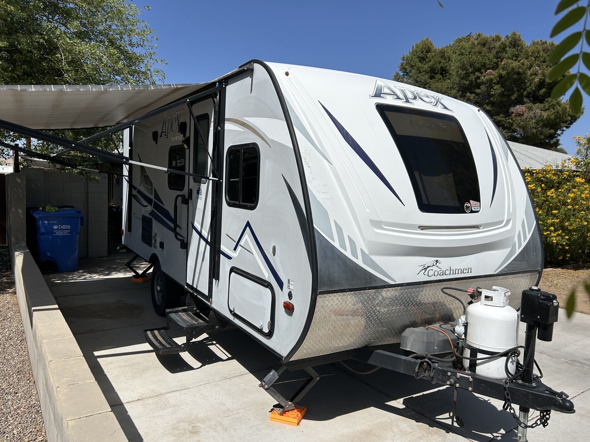 2018 Apex Nano BHS193 Travel Trailer.
