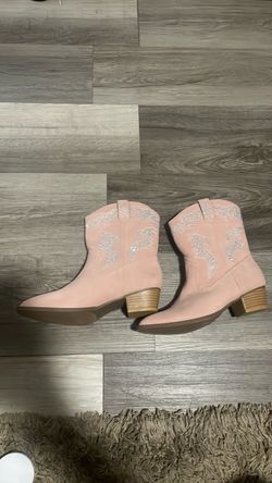 Cowgirl boots pink size 4 youth