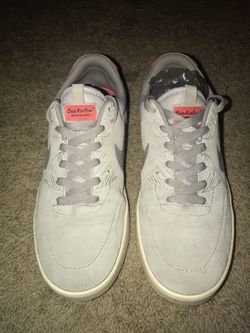 Nike Sb Erik Koston 1s lightweight and comfy shoe size 9.5 has Luanaron cushioning.