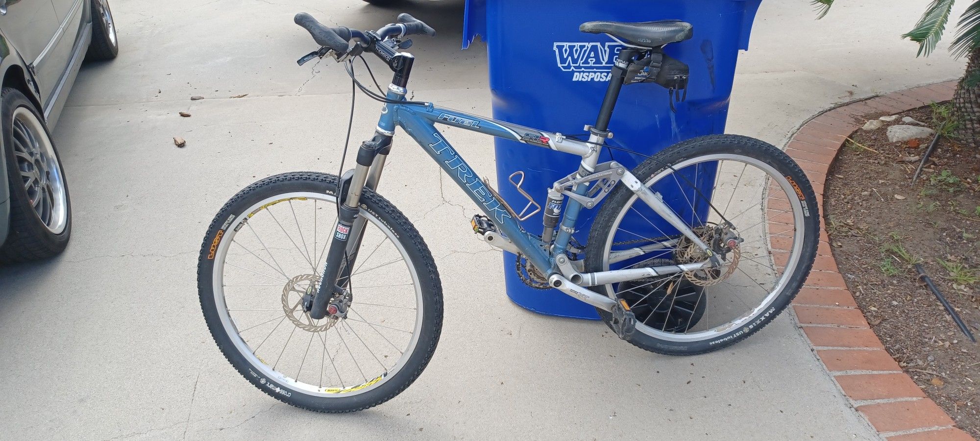 Trek Fuel Slr Mountain Bike Medium Frame