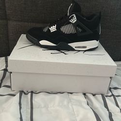 Jordan 4 Retro 