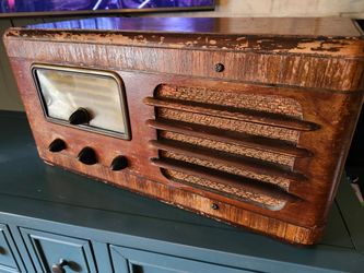 Ge Radio, fair condition.