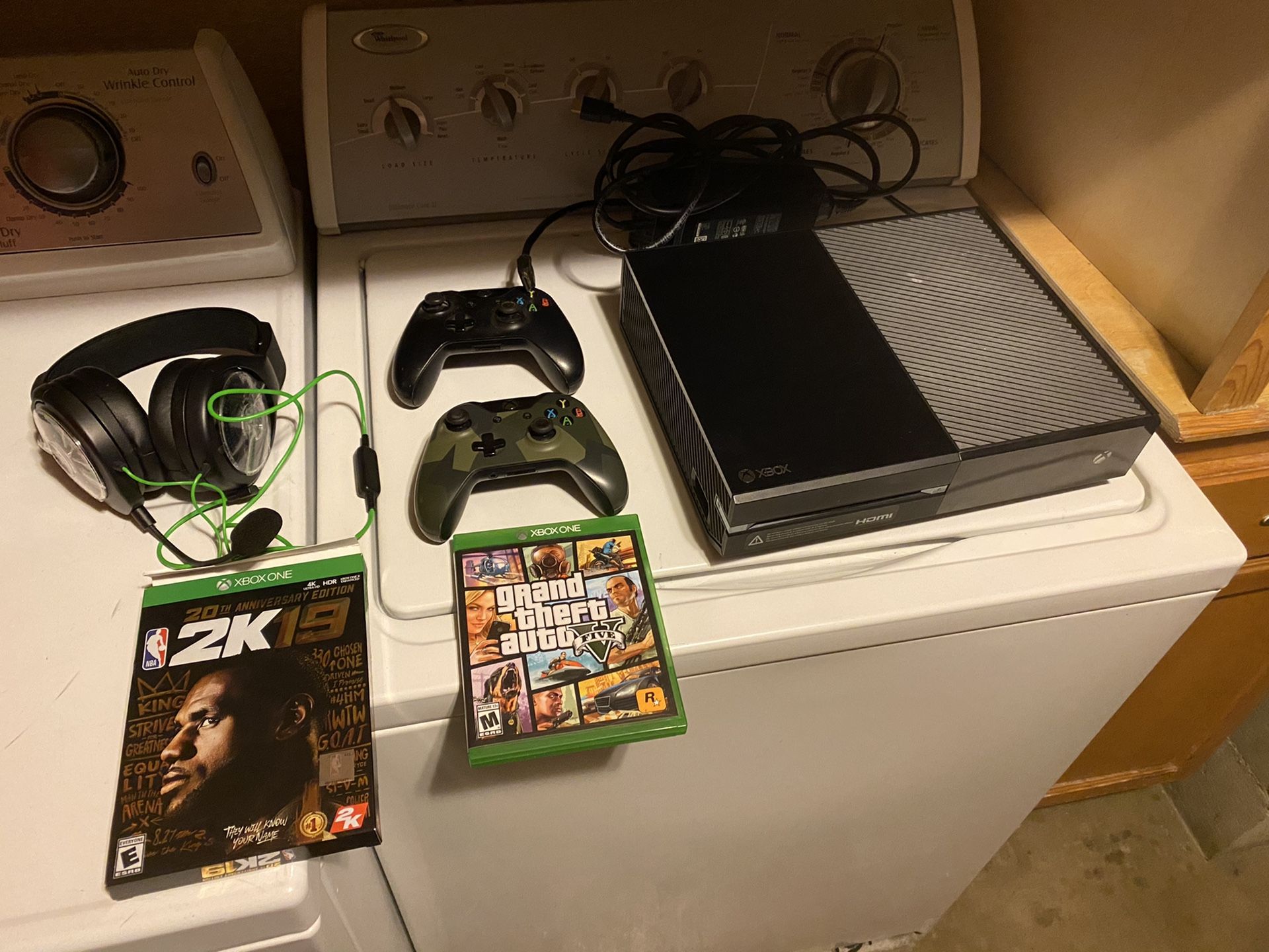 Xbox One with 2 controllers, 2 games and headset.