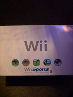 Nintendo Wii Bundle w/ Mario Kart Wii - Near new condition!