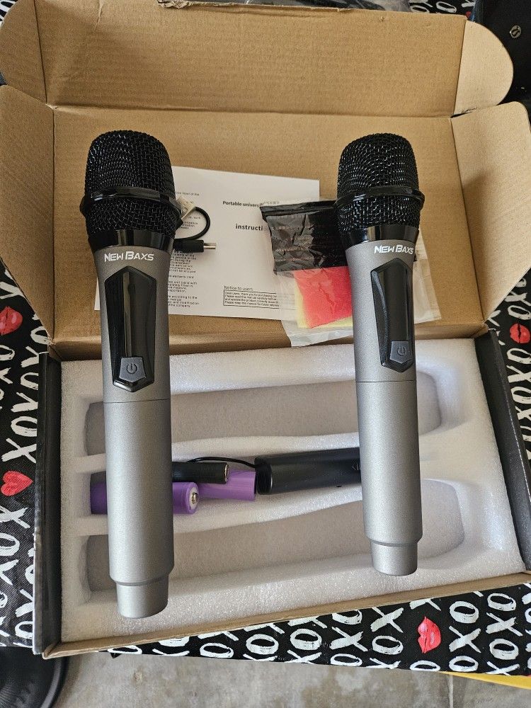 New Wireless Universal Microphone 