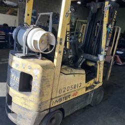 Forklift 