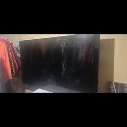 70” Samsung Smart Tv