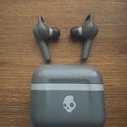 Skullcandy Wireless Earbuds w/Charging Case
