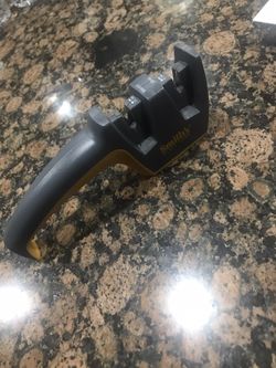 Knife sharpener