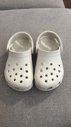 Toddler crocs beige 9c