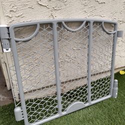 Evenflo Versatile Play Space Adjustable Play Area, 6-Panel (Cool Gray)