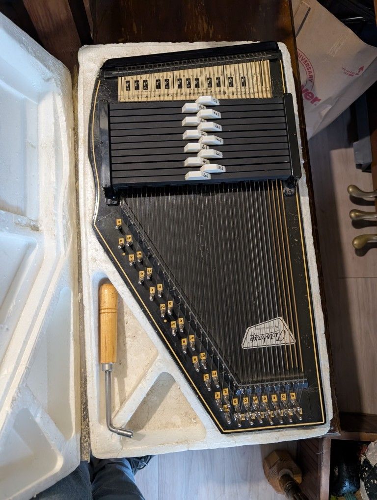 Oscar Schmidt Auto Harp