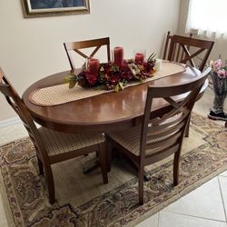 Dining Room Table And 4 Chairs 