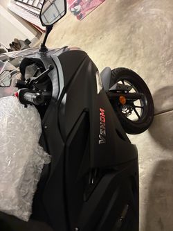 Venom 200cc fully automatic Matte Black motorcycle