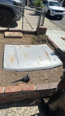 1999 Toyota 4 runner hood