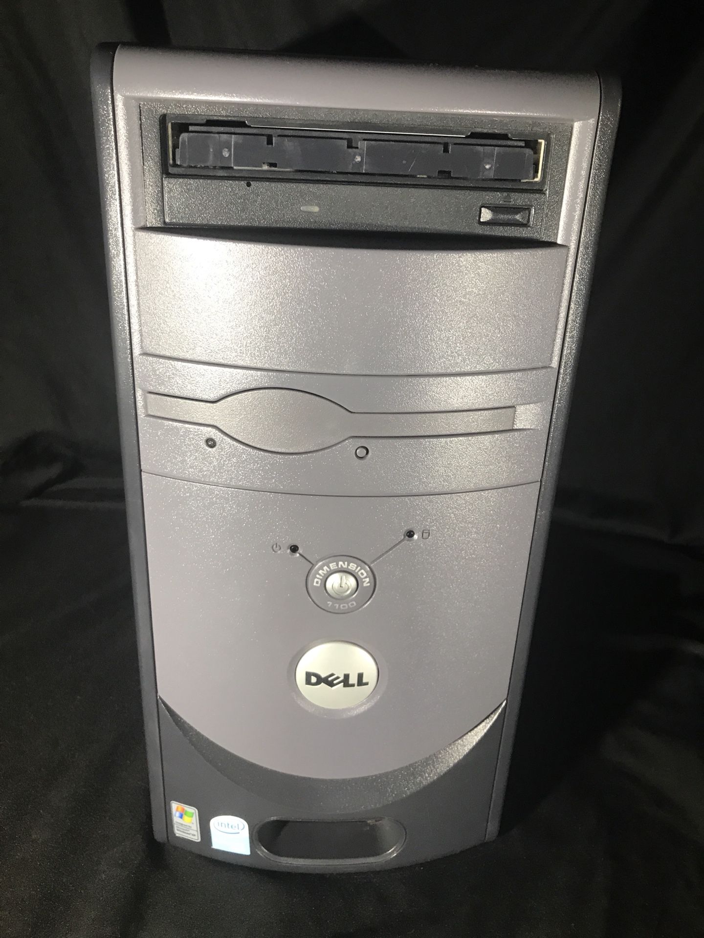 Dell Dimension 1100 Desktop 2.53GHz Celeron D / 1GB 300GB CD Drive Win XP Pro