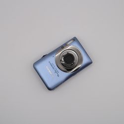 Canon Powershot SD1300 IS Blue 12.1MP Digital Camera