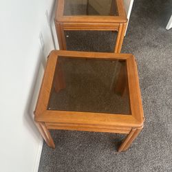 2 Side Tables 
