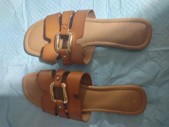 TAN SANDALS