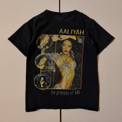 2000s Aaliyah rap artist band tee in a size small