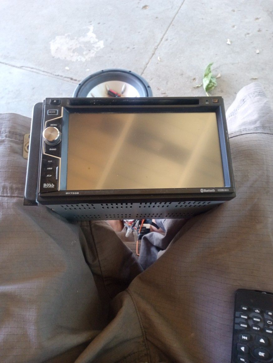 Boss Audio Receiver Touch Screen With The Remote