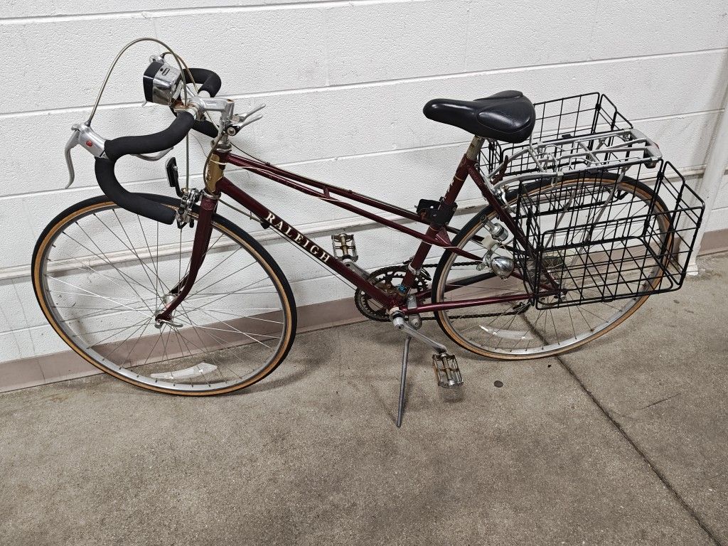 Raleigh 555 SL Unisex 10 Speed Bicycle with baskets headlight taillight