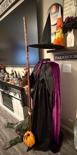 The Cracker Barrel 6 Ft Animated Invisible Witch NIB